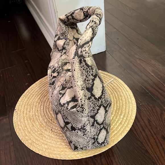Animal Snake Print Baguette Hand Tote Bag - Picture 10 of 13